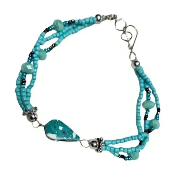 Blue teardrop stone bracelet! - Picture 1 of 3